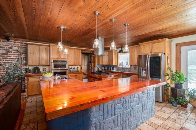 120 Wiggins Lane, Kings Mountain, NC 28086
