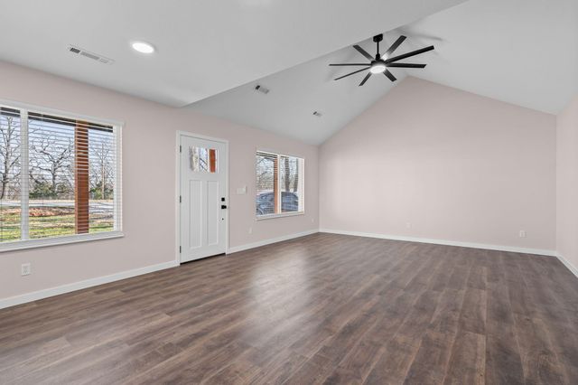 2012 State Hwy H, Lampe, MO 65681