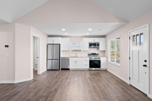 2012 State Hwy H, Lampe, MO 65681