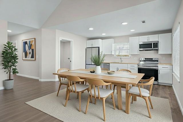 2012 State Hwy H, Lampe, MO 65681