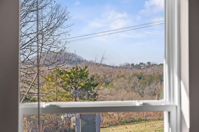 2012 State Hwy H, Lampe, MO 65681