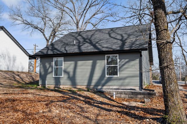 2012 State Hwy H, Lampe, MO 65681