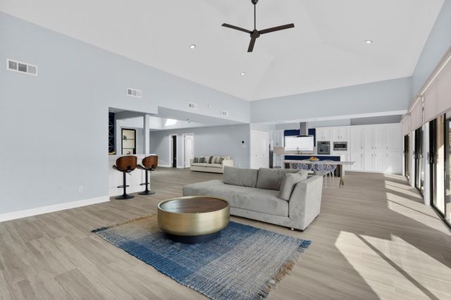 22 Charleston Street N, Sugar Land, TX 77478