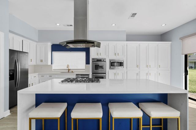 22 Charleston Street N, Sugar Land, TX 77478