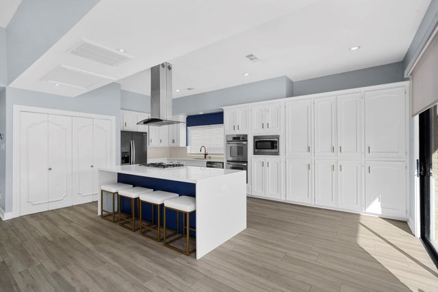 22 Charleston Street N, Sugar Land, TX 77478