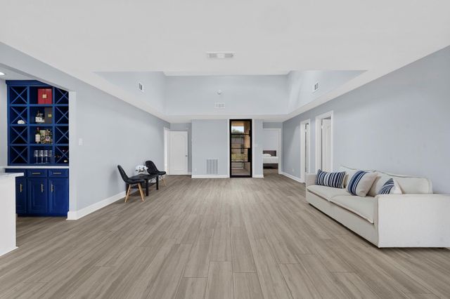 22 Charleston Street N, Sugar Land, TX 77478