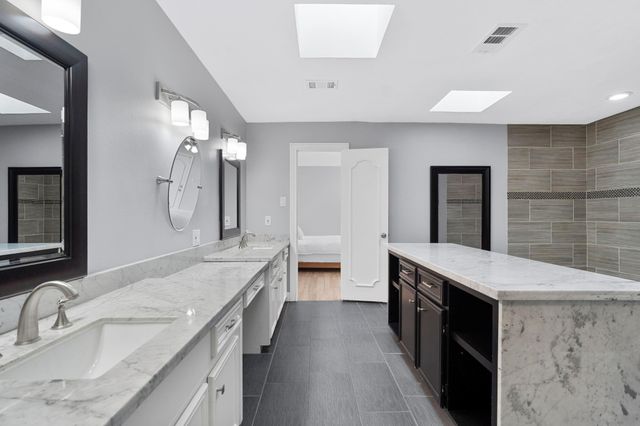 22 Charleston Street N, Sugar Land, TX 77478