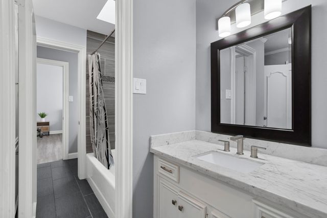 22 Charleston Street N, Sugar Land, TX 77478