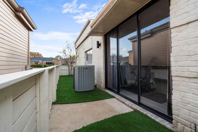 22 Charleston Street N, Sugar Land, TX 77478