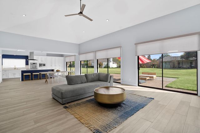 22 Charleston Street N, Sugar Land, TX 77478