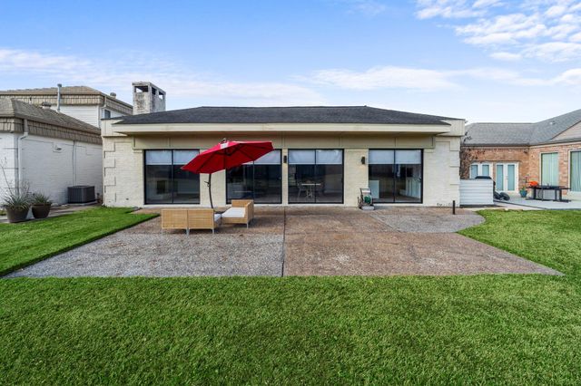 22 Charleston Street N, Sugar Land, TX 77478