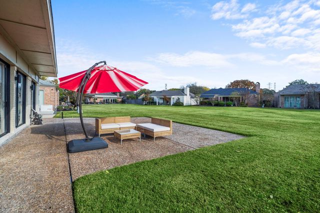 22 Charleston Street N, Sugar Land, TX 77478