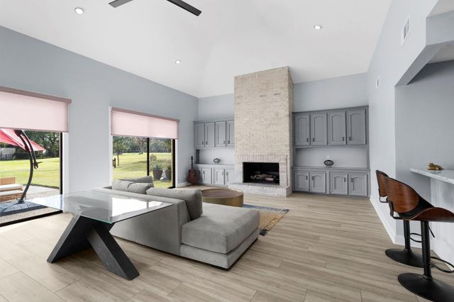 22 Charleston Street N, Sugar Land, TX 77478