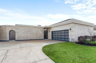 22 Charleston Street N, Sugar Land, TX 77478