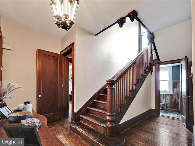 1707 MAHANTONGO ST, Pottsville, PA 17901