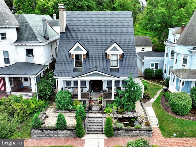 1707 MAHANTONGO ST, Pottsville, PA 17901