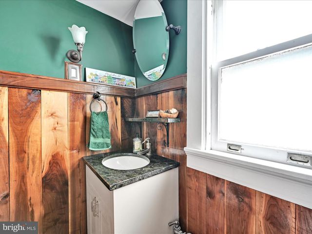 1707 MAHANTONGO ST, Pottsville, PA 17901
