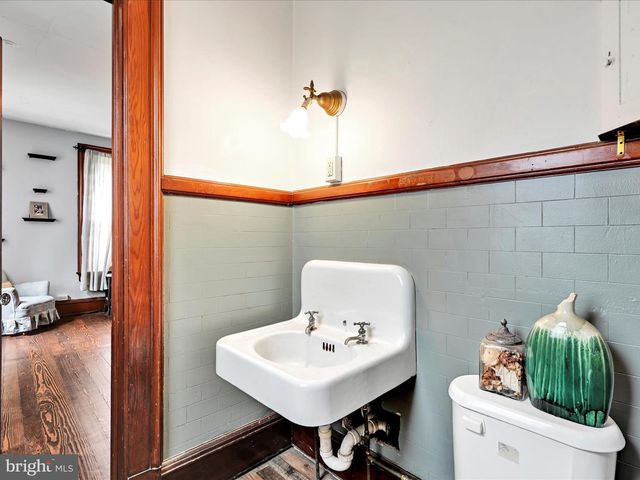 1707 MAHANTONGO ST, Pottsville, PA 17901