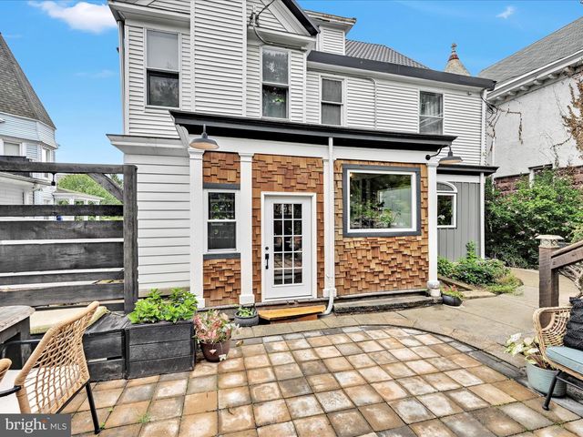 1707 MAHANTONGO ST, Pottsville, PA 17901