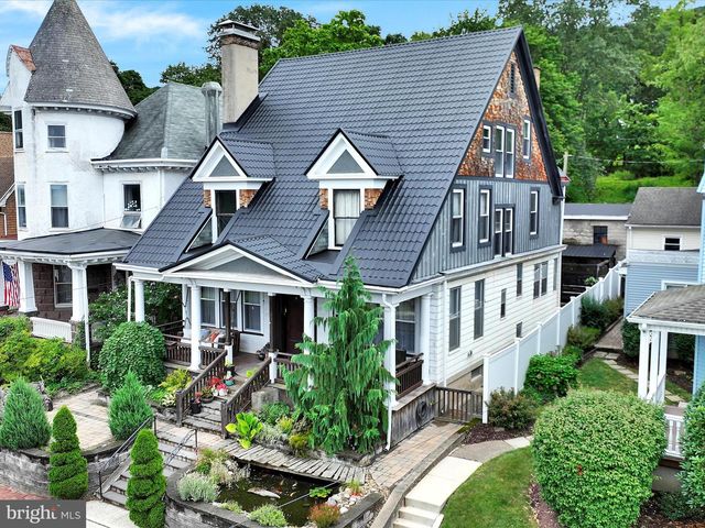 1707 MAHANTONGO ST, Pottsville, PA 17901