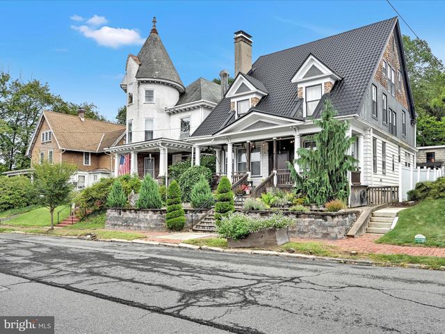 1707 MAHANTONGO ST, Pottsville, PA 17901