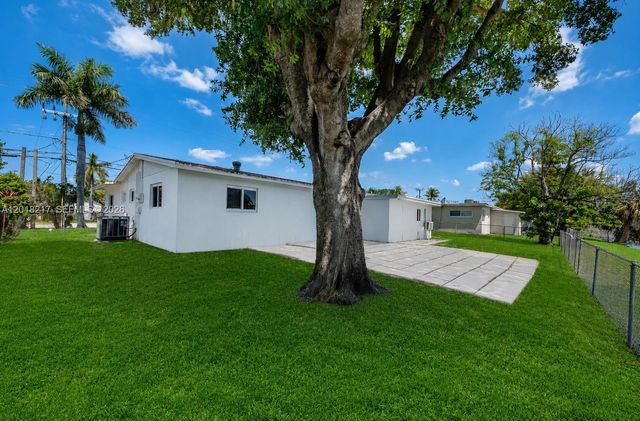 1530 NW 47th Ave, Lauderhill, FL 33313