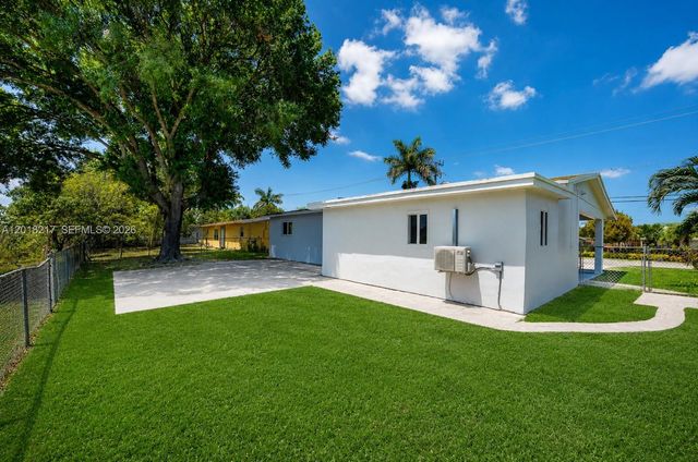 1530 NW 47th Ave, Lauderhill, FL 33313