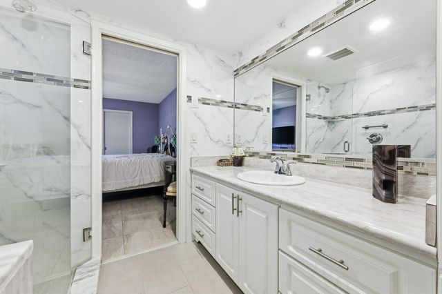 213 Wellington E, West Palm Beach, FL 33417
