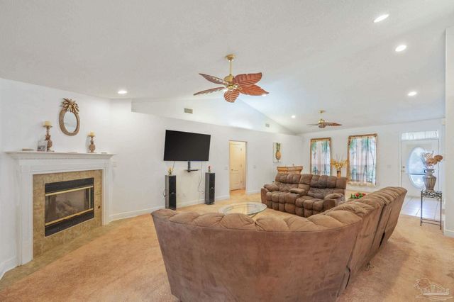 7220 Annandale Dr, Pensacola, FL 32526