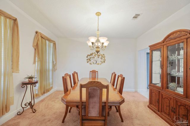 7220 Annandale Dr, Pensacola, FL 32526