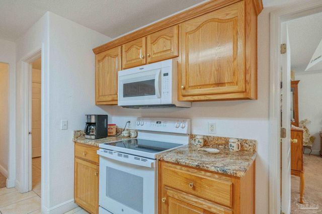 7220 Annandale Dr, Pensacola, FL 32526