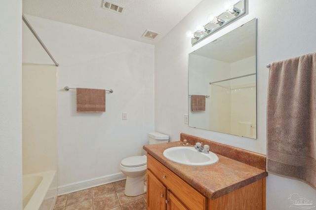 7220 Annandale Dr, Pensacola, FL 32526