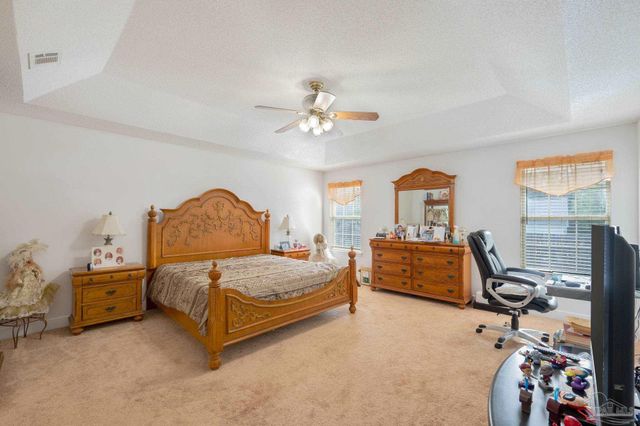 7220 Annandale Dr, Pensacola, FL 32526