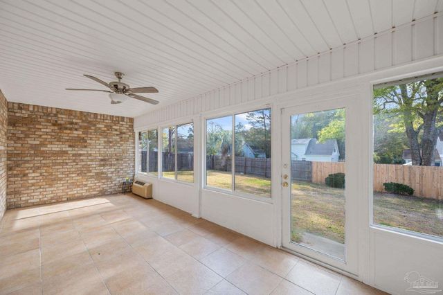 7220 Annandale Dr, Pensacola, FL 32526