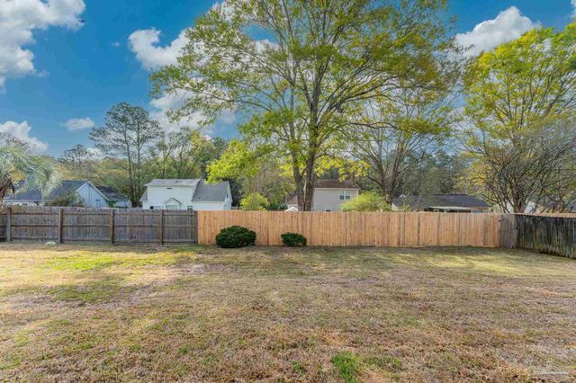 7220 Annandale Dr, Pensacola, FL 32526