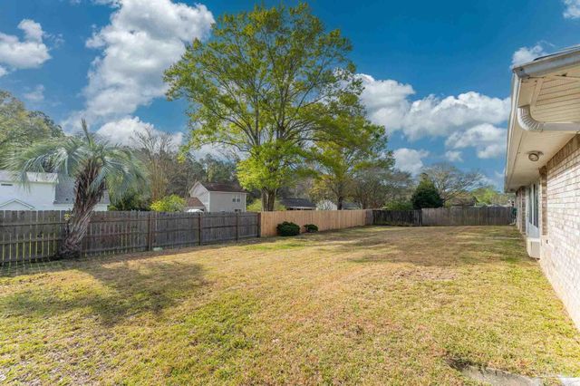 7220 Annandale Dr, Pensacola, FL 32526