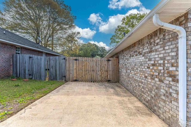 7220 Annandale Dr, Pensacola, FL 32526