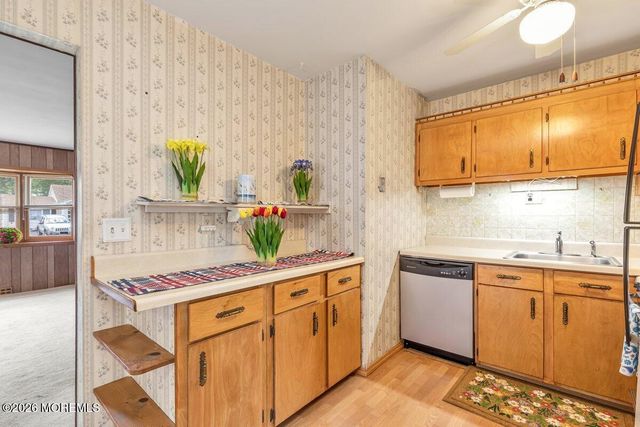 5 Redwood Terrace, Hazlet, NJ 07730