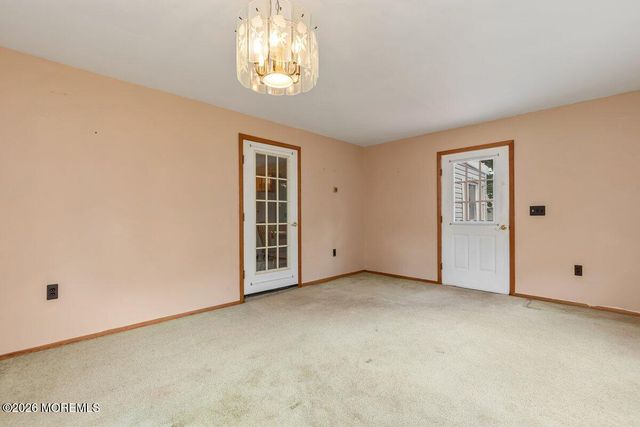 5 Redwood Terrace, Hazlet, NJ 07730