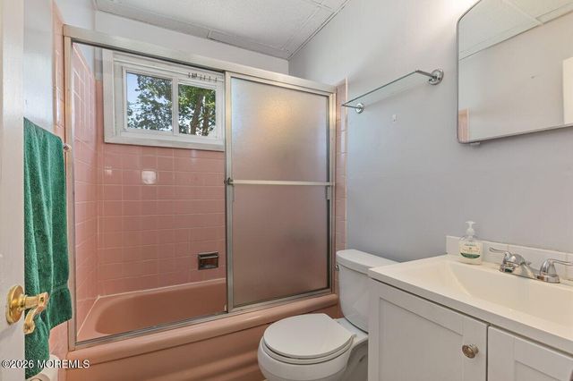 5 Redwood Terrace, Hazlet, NJ 07730