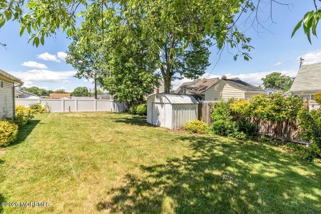 5 Redwood Terrace, Hazlet, NJ 07730