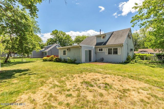 5 Redwood Terrace, Hazlet, NJ 07730