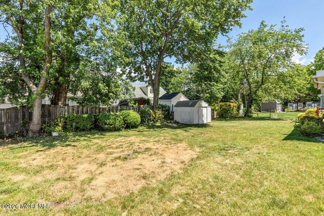 5 Redwood Terrace, Hazlet, NJ 07730