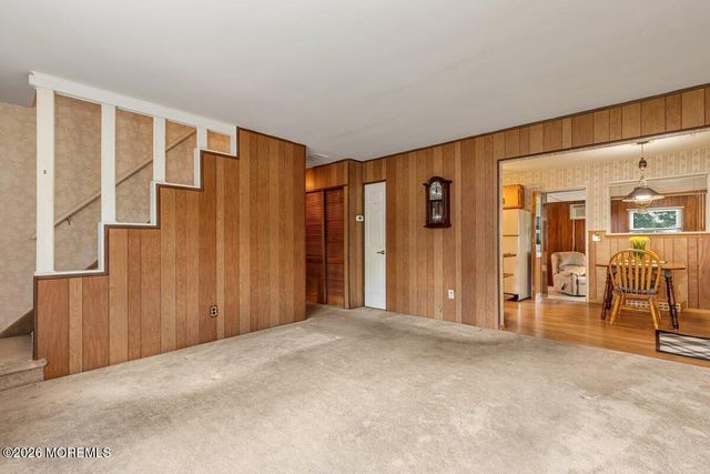 5 Redwood Terrace, Hazlet, NJ 07730