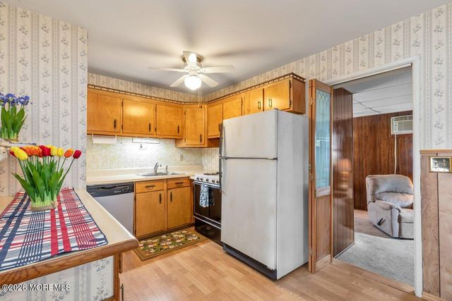 5 Redwood Terrace, Hazlet, NJ 07730