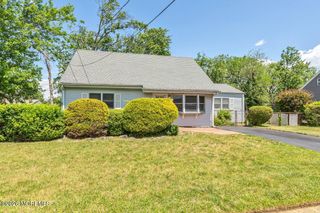 5 Redwood Terrace, Hazlet, NJ 07730