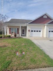 122 Palmetto Place Circle, Beaufort, NC 28516