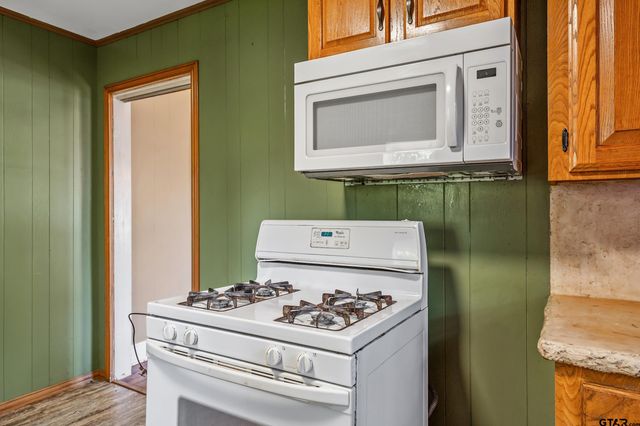 2622 Oak Ln, Tyler, TX 75701