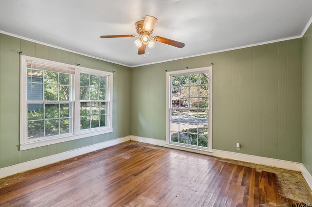 2622 Oak Ln, Tyler, TX 75701