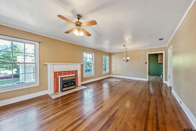 2622 Oak Ln, Tyler, TX 75701